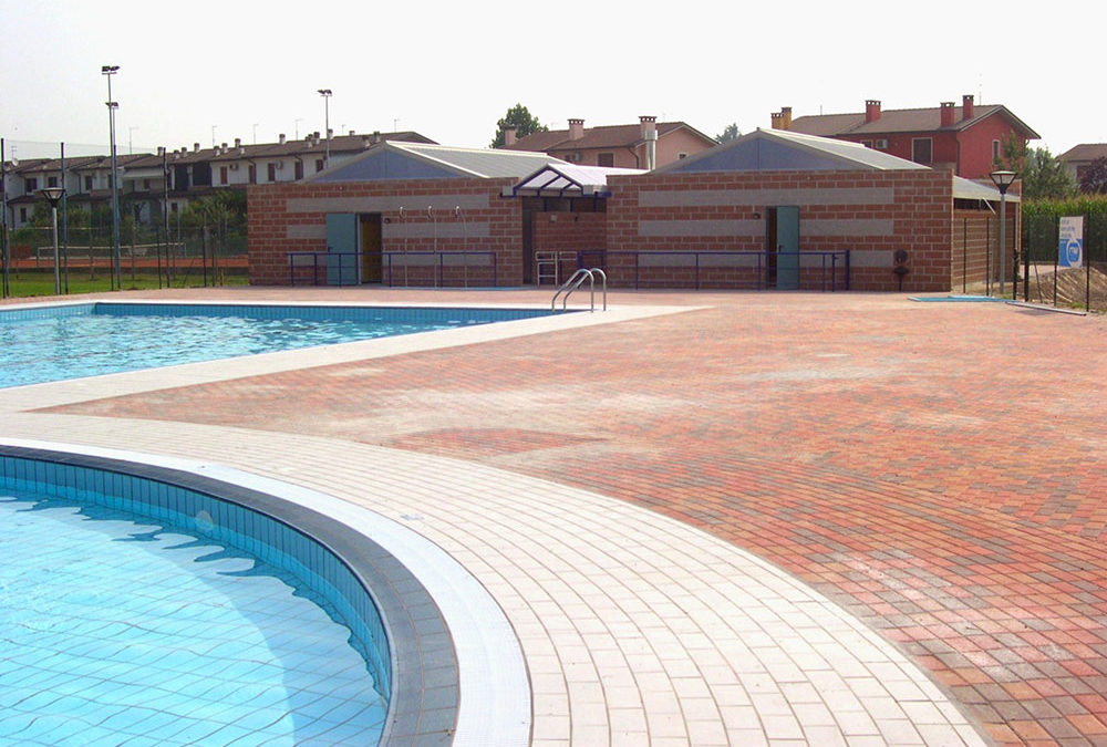 Nuova piscina scoperta con spogliatoi e bar – San Pietro in Gu (PD)