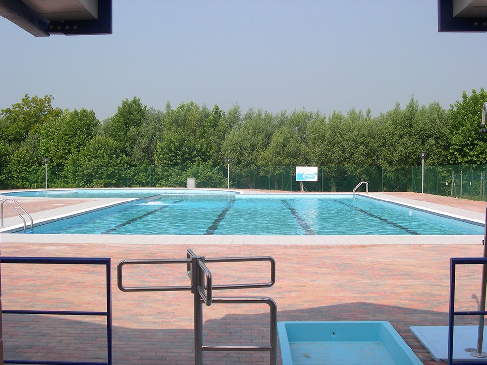 Nuova piscina scoperta con spogliatoi e bar – San Pietro in Gu (PD)