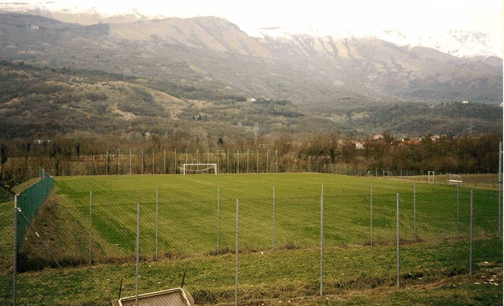 Campo di calcio con spogliatoi ed opere esterne – Aviano (PN)