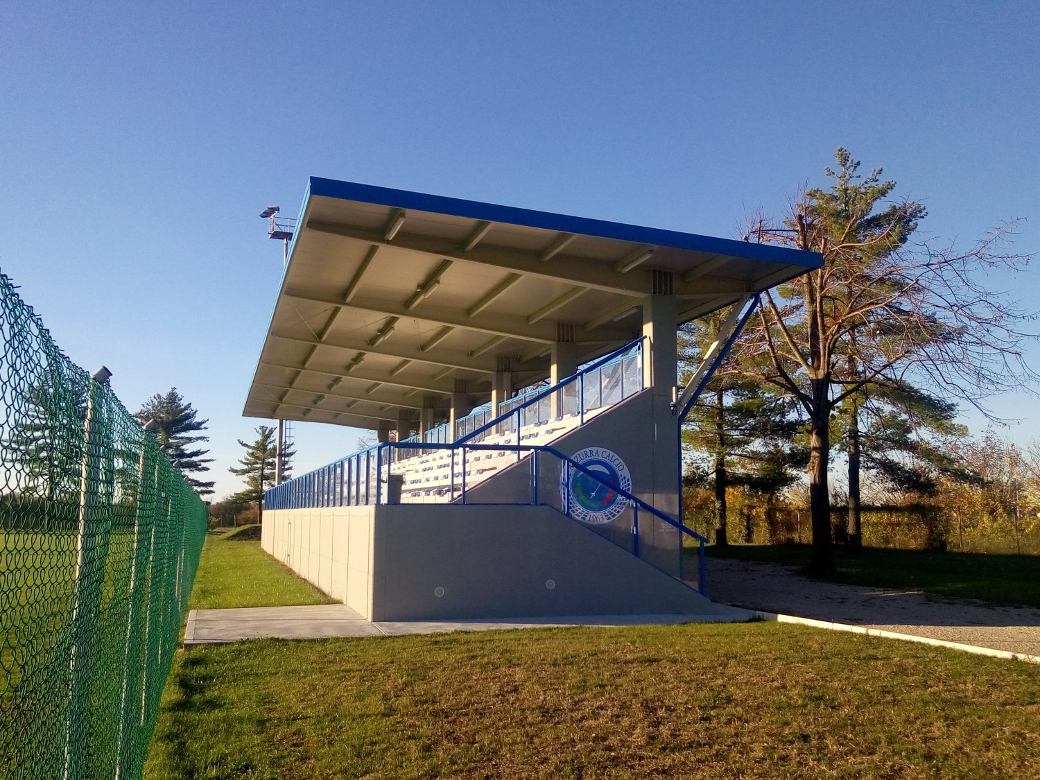 La nuova tribuna del campo di