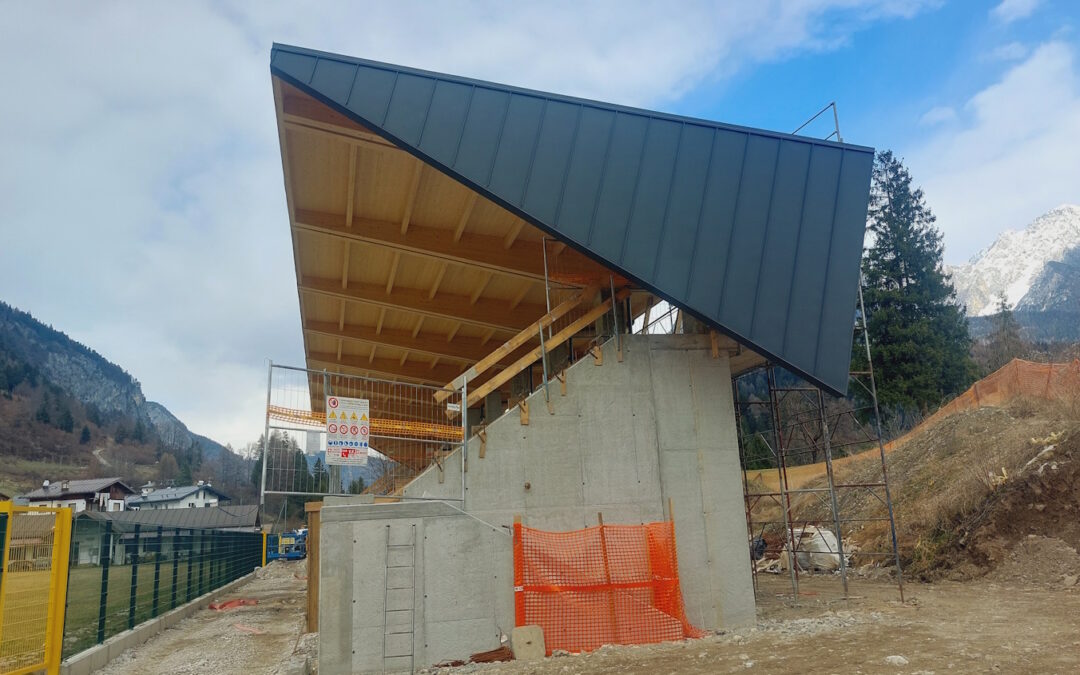 Nuove tribuna campo sportivo ed interventi correlati – Lozzo di Cadore (BL)